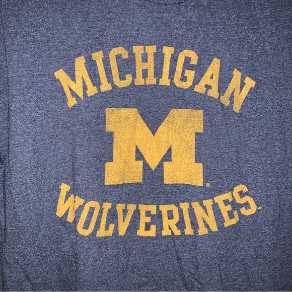 βΎοΈποΈ Michigan Wolverines Double Banner Large Shirt ποΈβΎοΈ - Picture 2 of 5